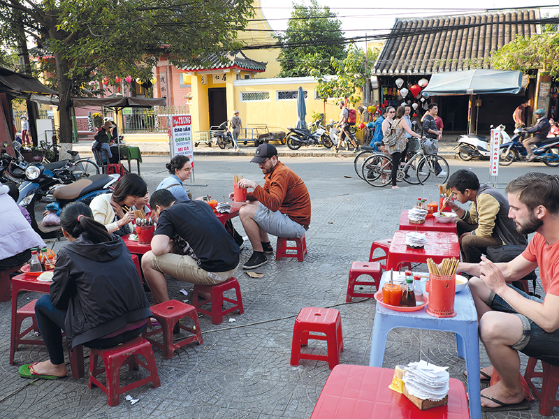 Lạc vào những con phố ẩm thực Sài thành