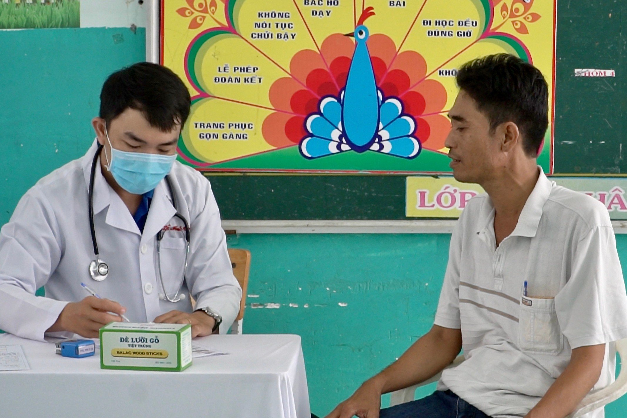 ‘Cùng ngư dân thắp sáng đèn trên biển’: Mong người dân có sức khỏe tốt, yên tâm bám biển