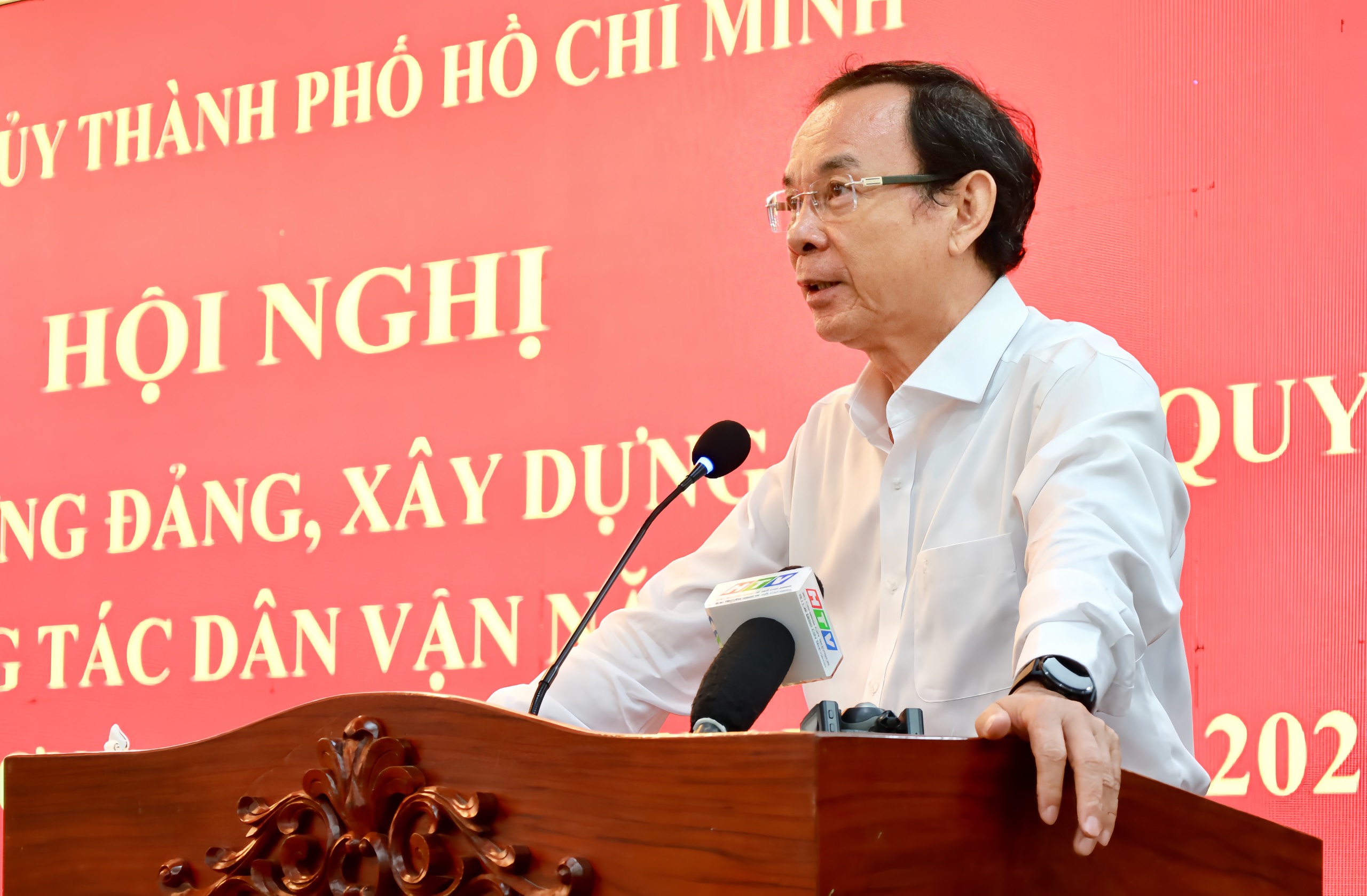 Bí thư Nguyễn Văn Nên nói về việc thu phí vỉa hè tại TP.HCM
