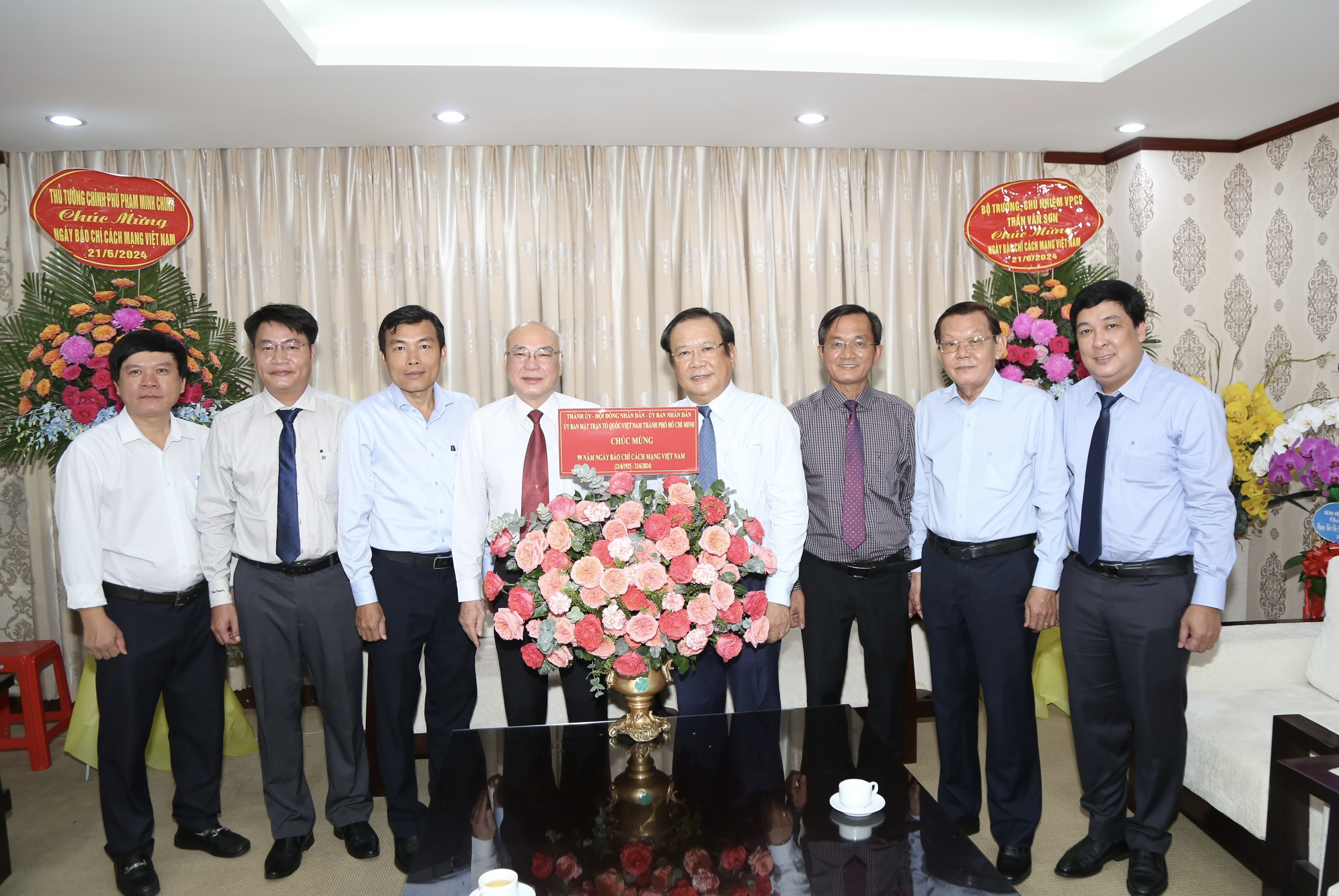 Trưởng ban Tuyên giáo TP.HCM: Báo Pháp Luật TP.HCM đang dần tạo được thương hiệu qua các phóng sự điều tra-ban-tuyen-giao-tham-21-6 (5).jpg