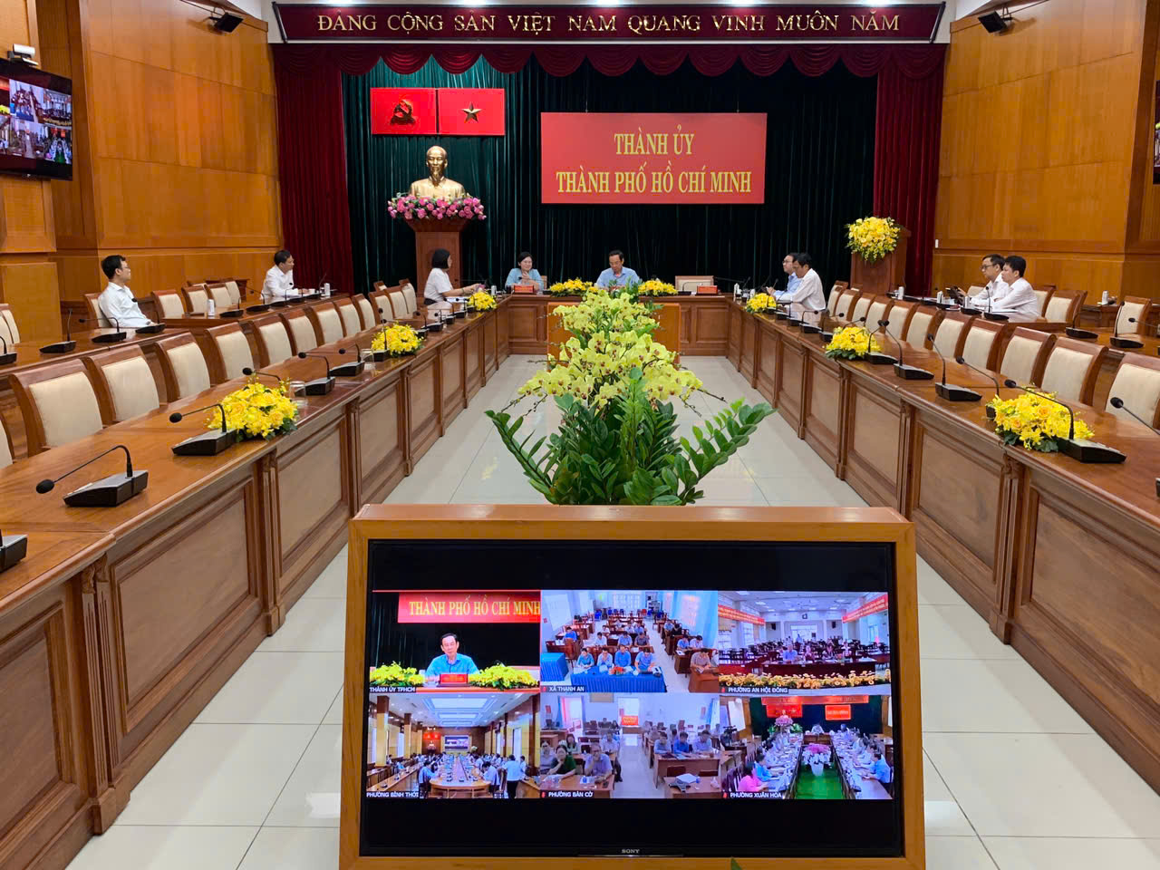 Bí thư Nguyễn Văn Nên: 'Phương thức hoạt động mới, chuẩn bị tâm thế mới, phong cách mới, trang bị kiến thức mới'-chinh-quyen-dia-phuong-hai-cap-van-hanh-thu-nghiem-tphcm .jpg