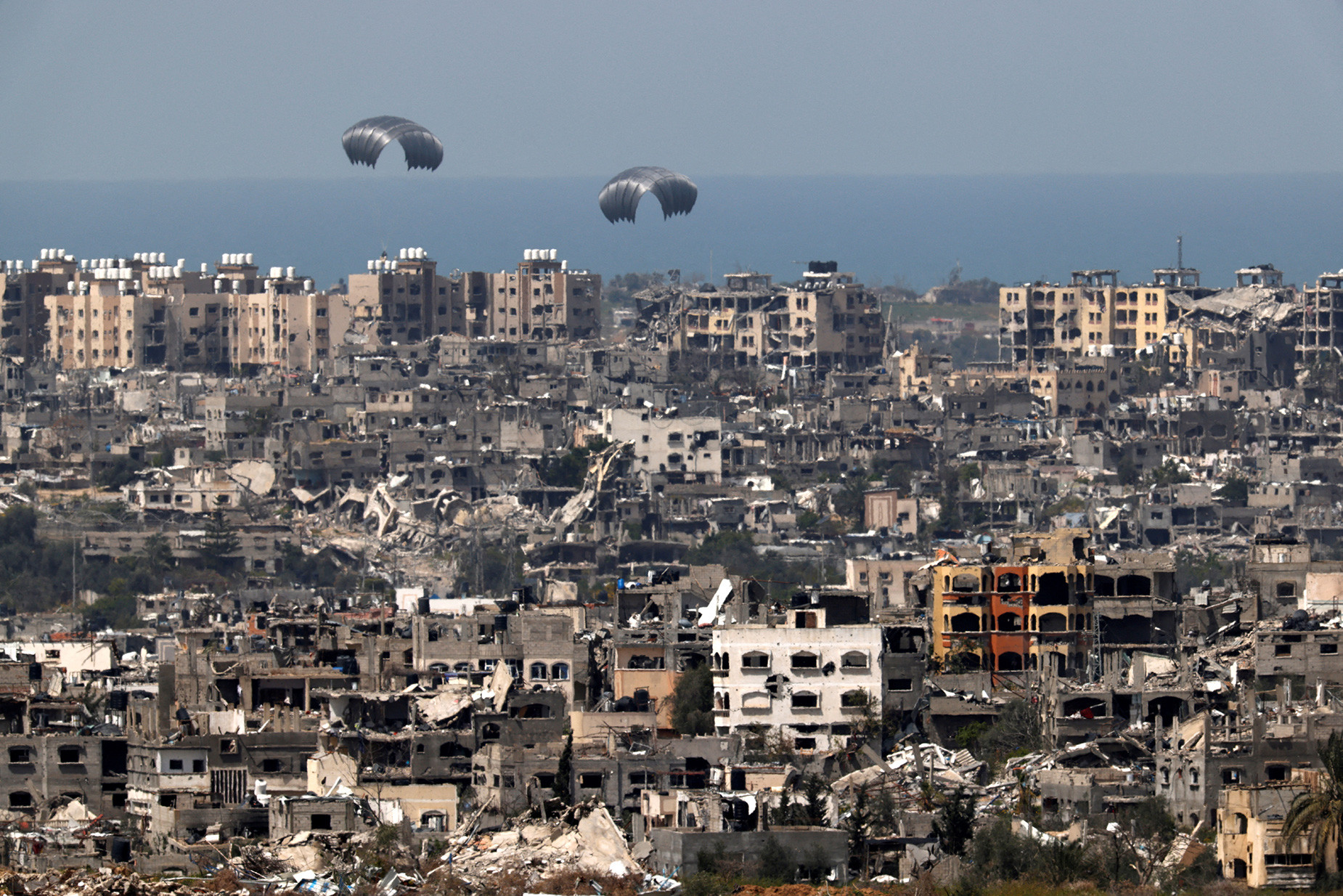 12 người Gaza chết thảm khi bơi ra biển vớt hàng viện trợ
