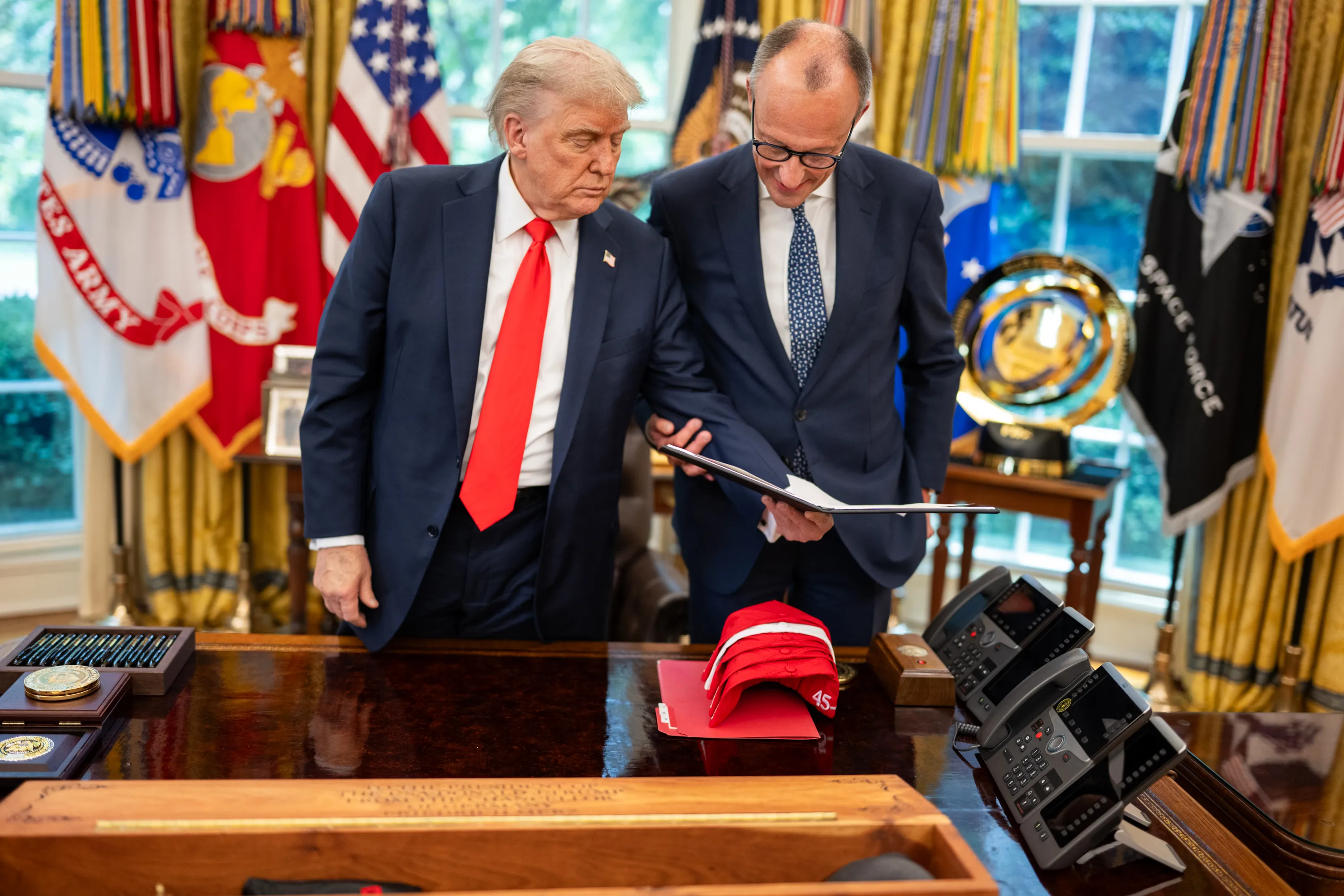ong-trump-muon-cat-giam-binh-si-my-o-chau-au-lieu-co-de.png