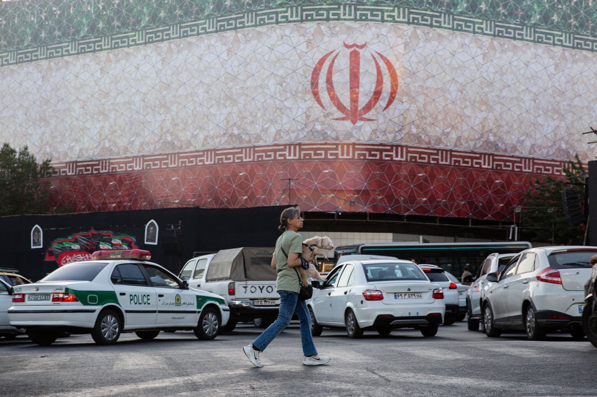 Chiến sự Trung Đông ngày 122: Iran tuyên bố phá huỷ 8 cơ sở quân sự của Mỹ tại Kuwait và Bahrain; Hai bên ra tuyên bố trái ngược về đàm phán 