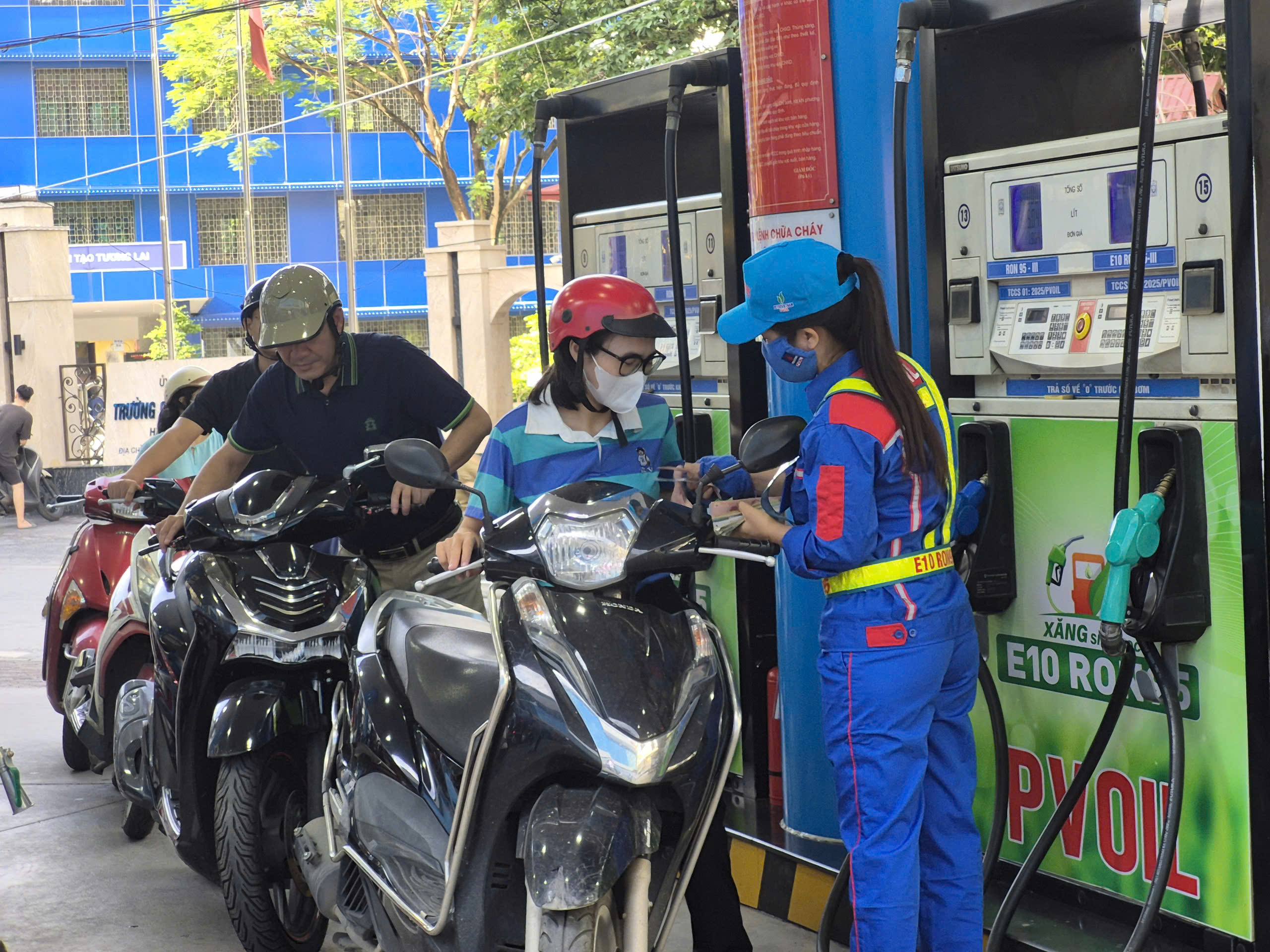 Người dân được lợi gì khi sử dụng xăng E10?