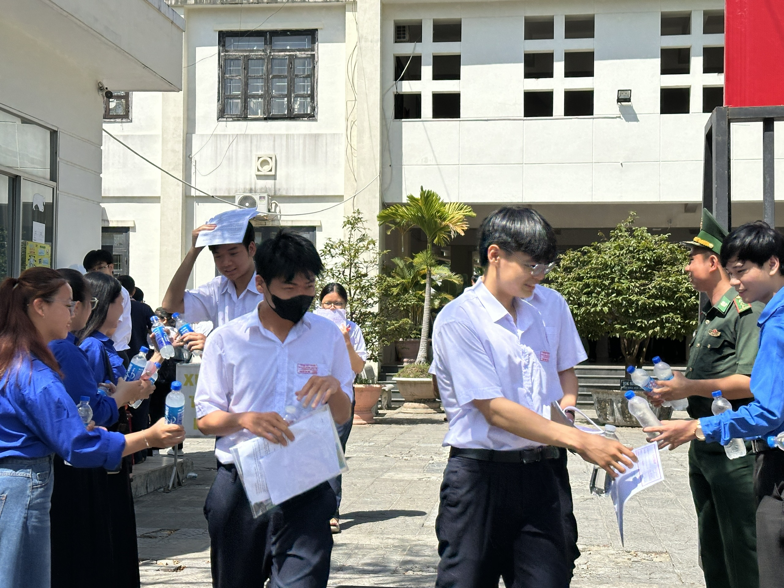 thi tot nghiep THPT 2025 van quang nam.jpg