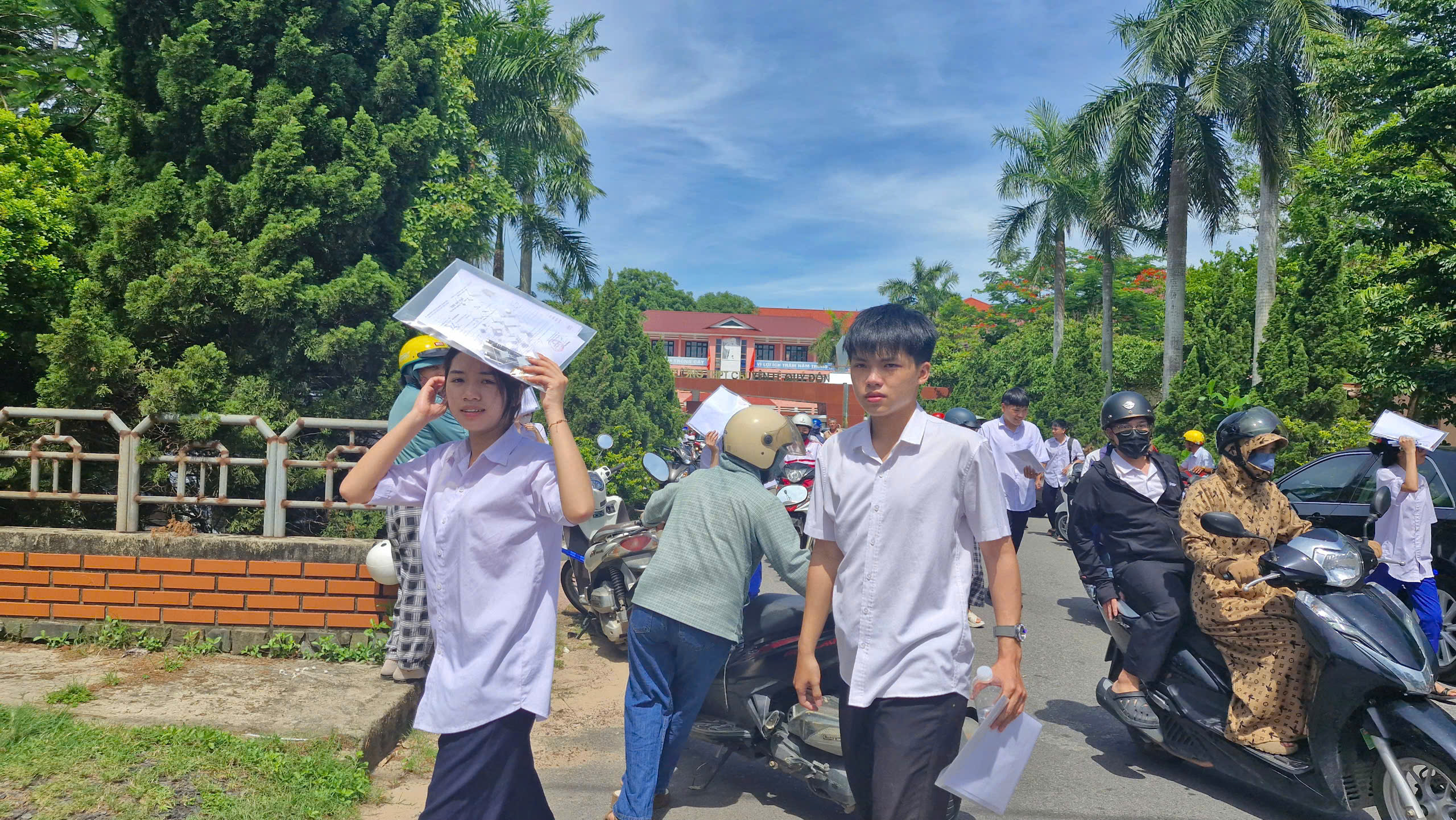 thi tot nghiep thpt quang tri.jpg