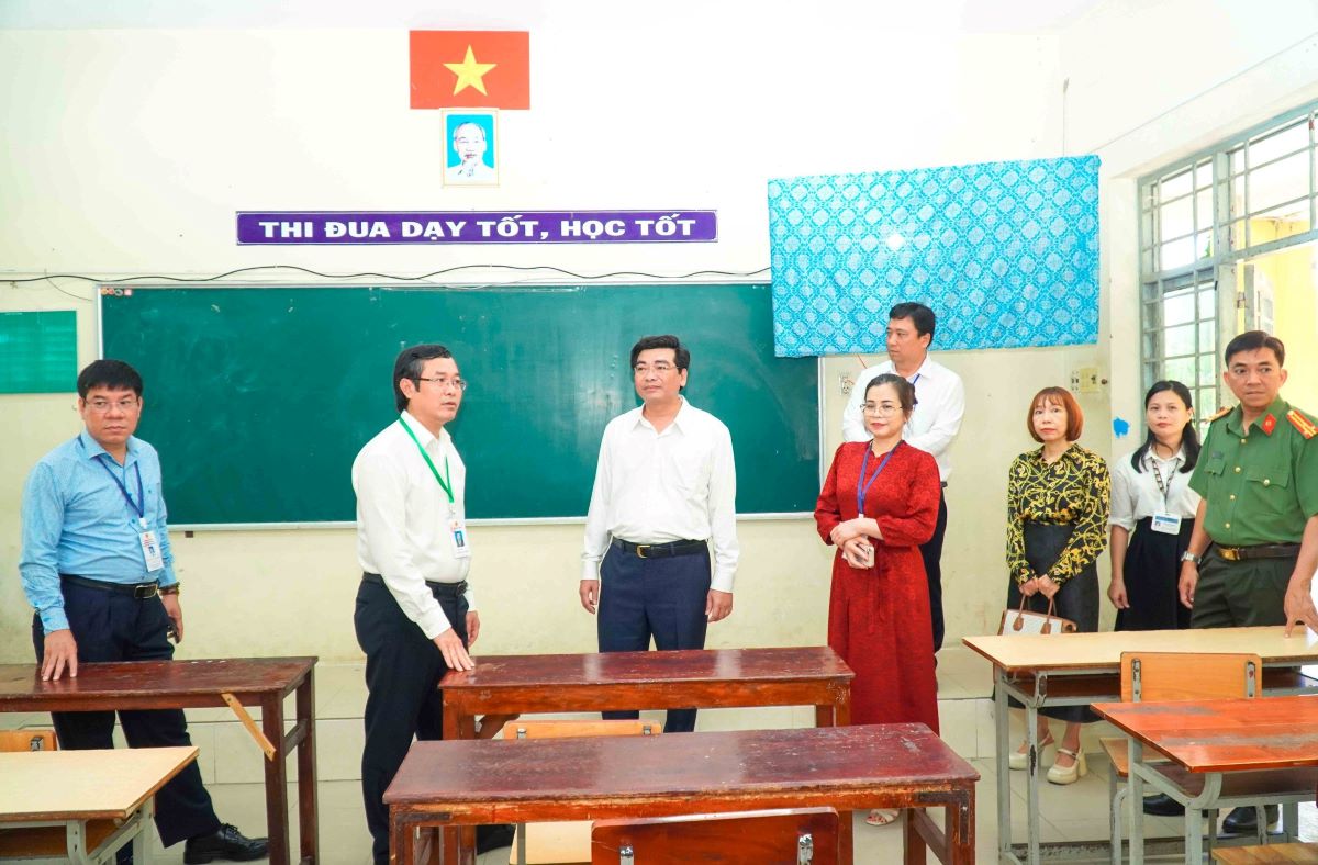 doan-bo-gddt-kiem-tra-thi-tot-nghiep-thpt-can-tho.jpg