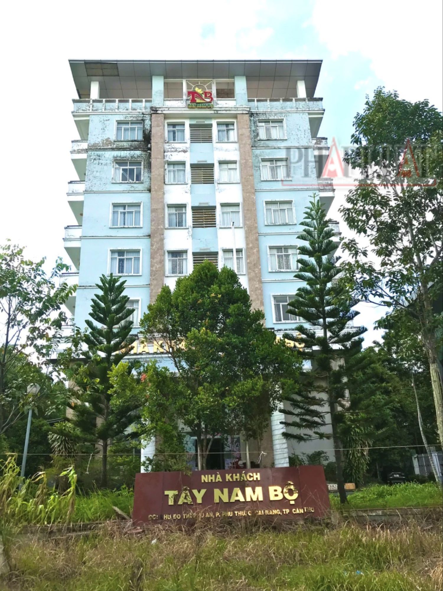 nha-khach-tay-nam-bo-tp-can-tho.jpg