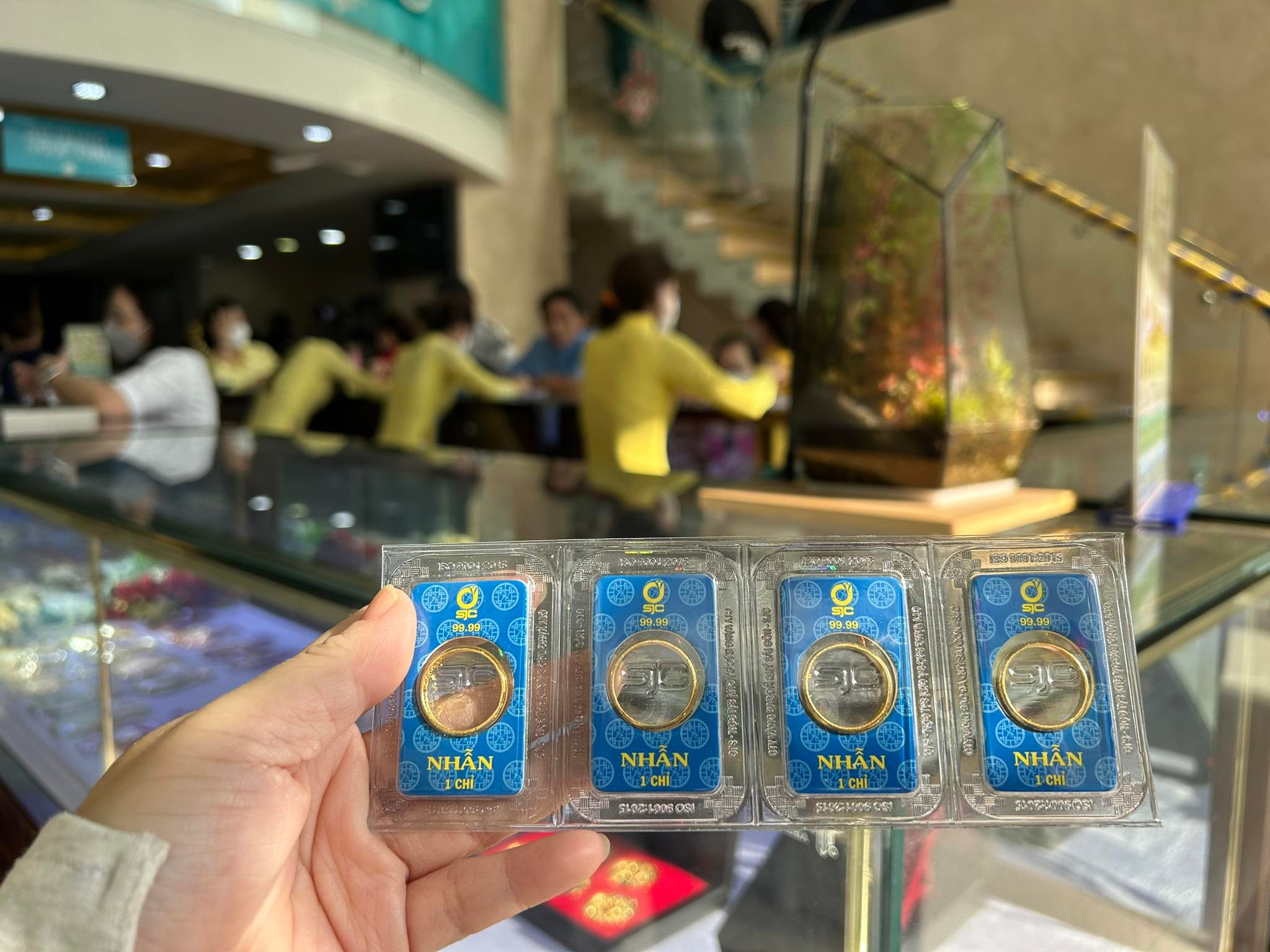 vang-nhan-9999.jpg