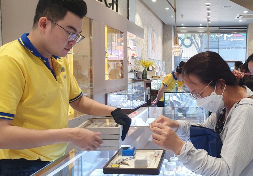 Giá vàng nhẫn 9999 cách xa mức kỷ lục