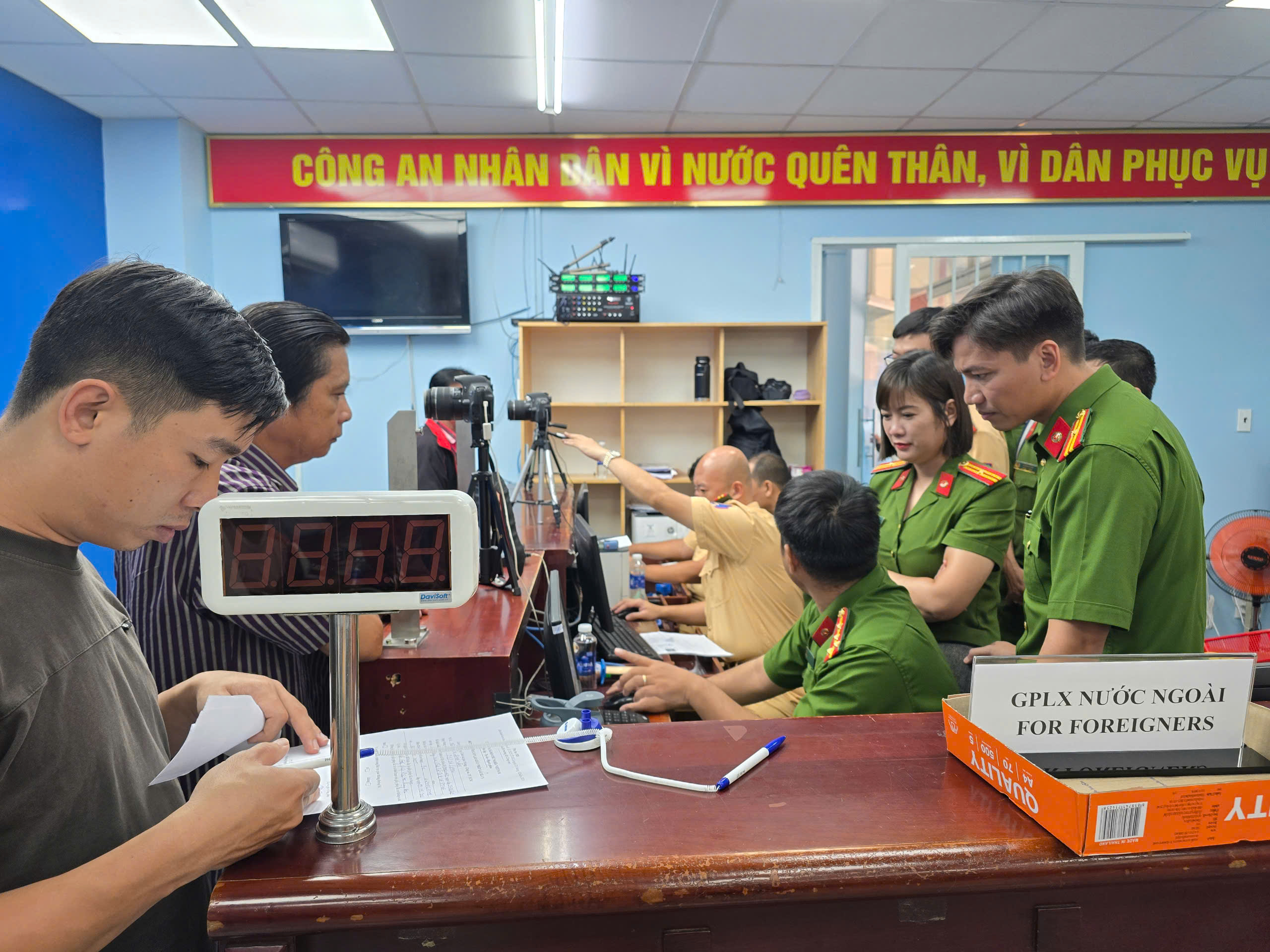 Công an TP.HCM công bố trụ sở Phòng CSGT và 36 đơn vị trực thuộc