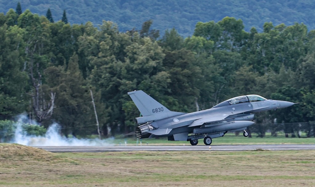tiêm kích F-16