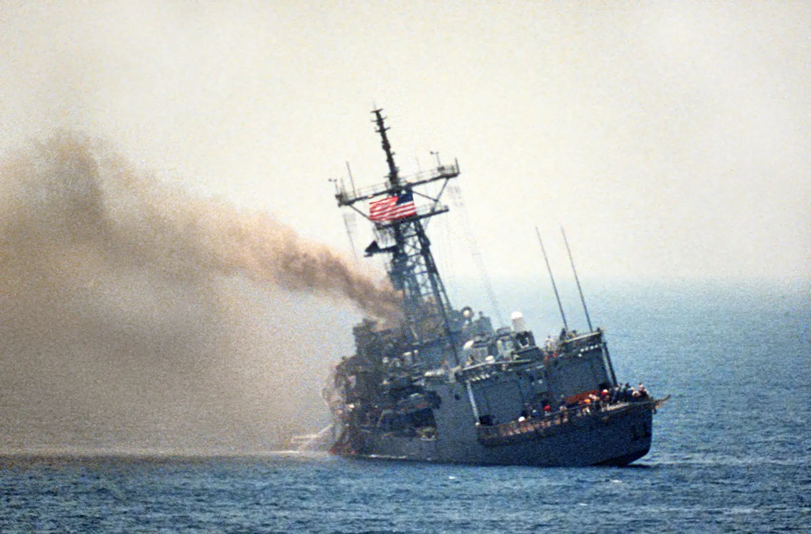 Chiến tranh tàu chở dầu ở Eo biển Hormuz 40 năm  trước.jpg