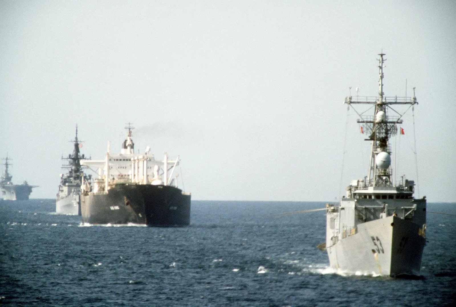 Chiến tranh tàu chở dầu ở Eo biển Hormuz.jpg