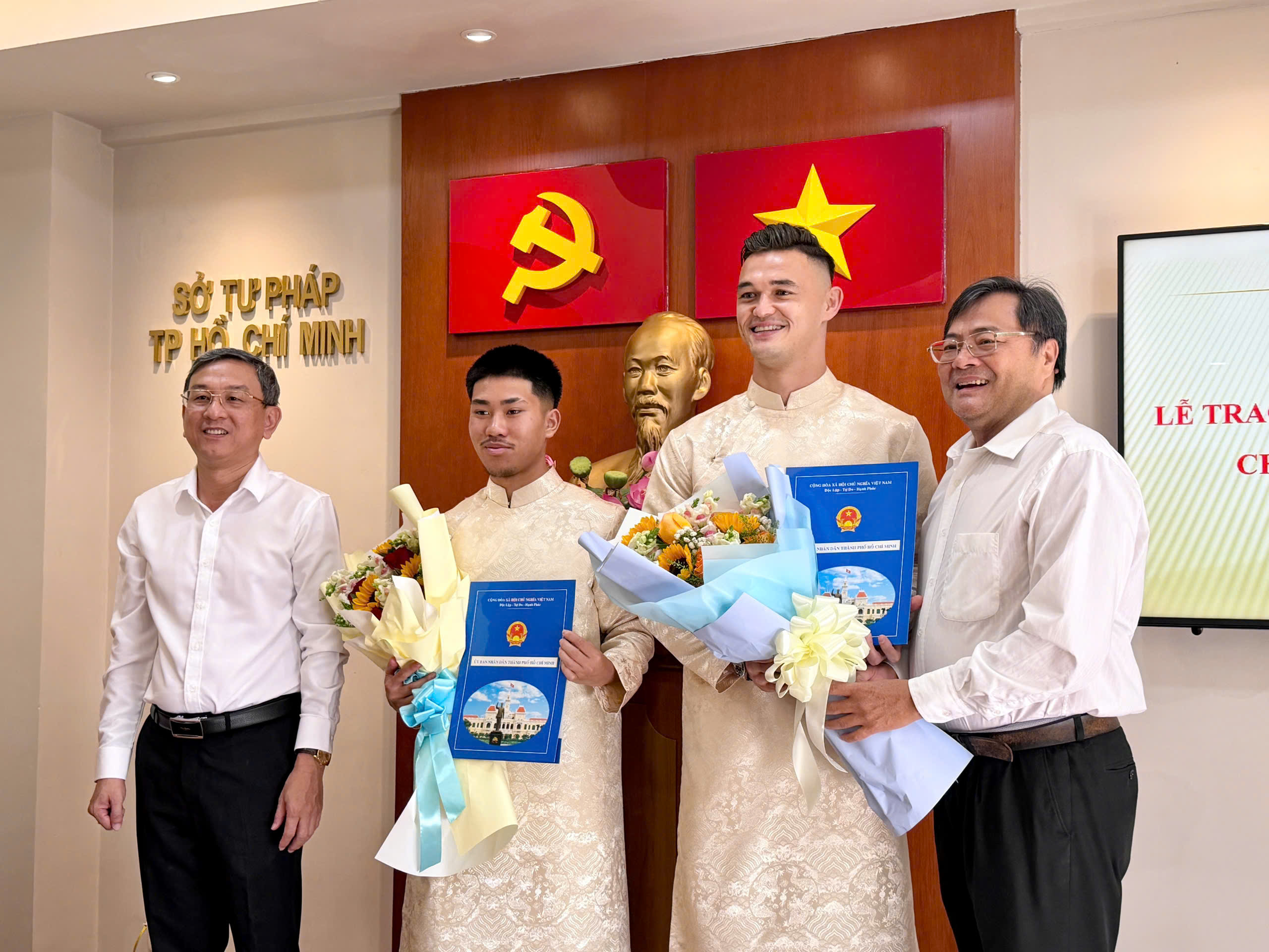 Chính thức nhập tịch, Patrik Lê Giang và Khoa Ngô sẵn sàng cho giấc mơ tuyển Việt Nam
