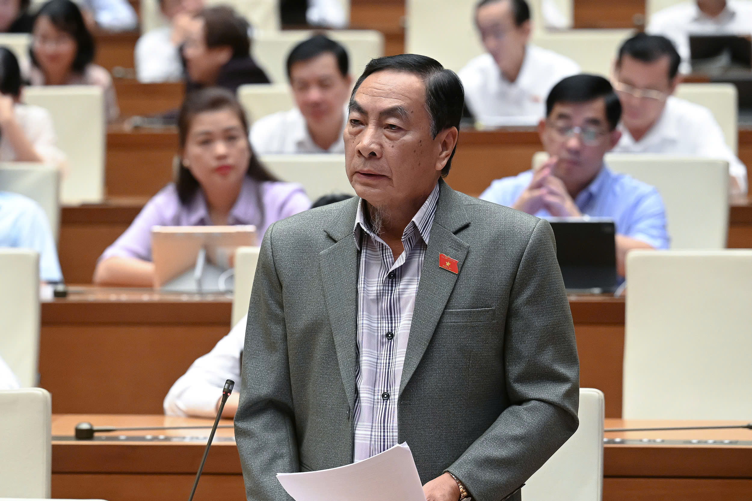 50-den-60-cong-an-hoa.jpg