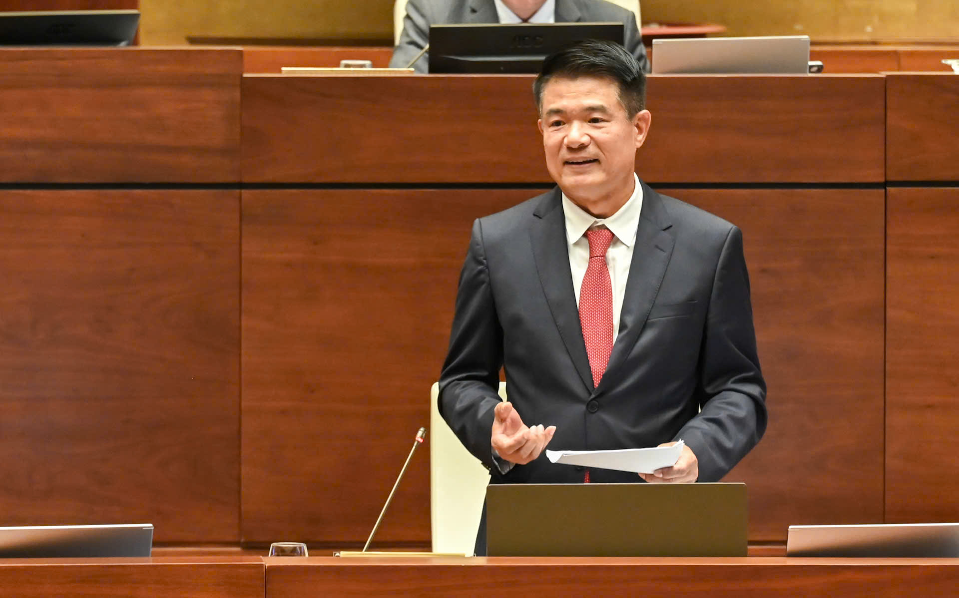 50-den-60-cong-an-tien.jpg