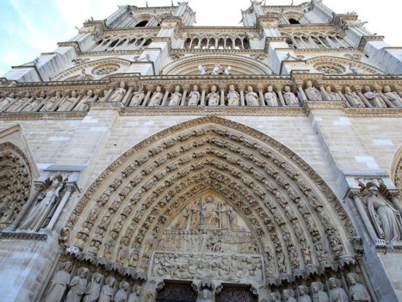 Cháy Nhà thờ Đức Bà Paris: Cách bước ra khỏi nỗi đau