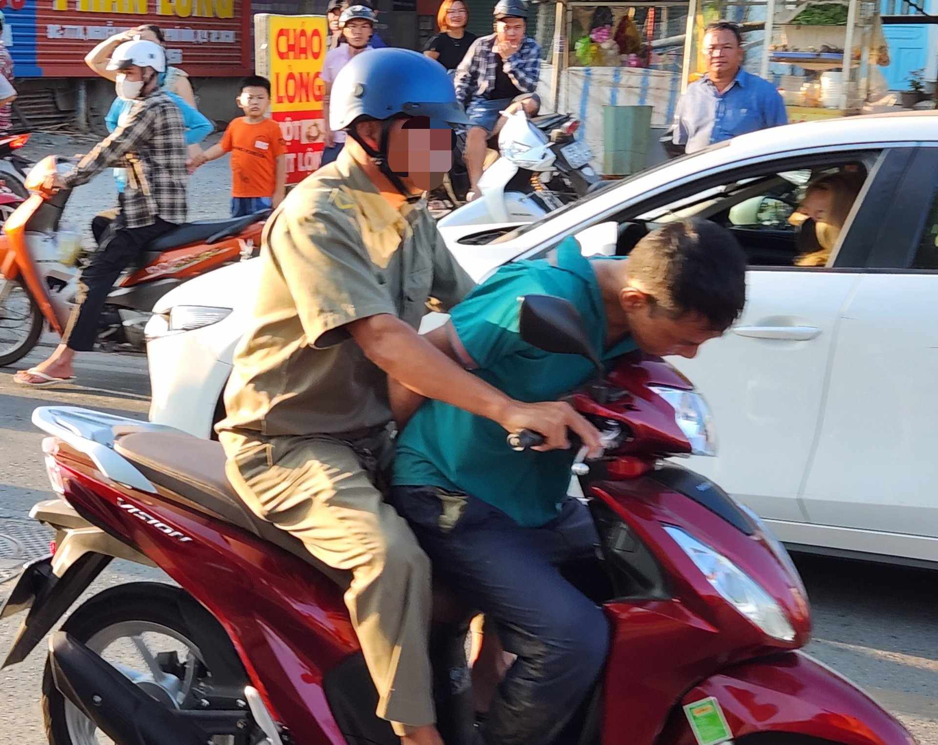 ke-cuop-giat-tui-xach.jpg