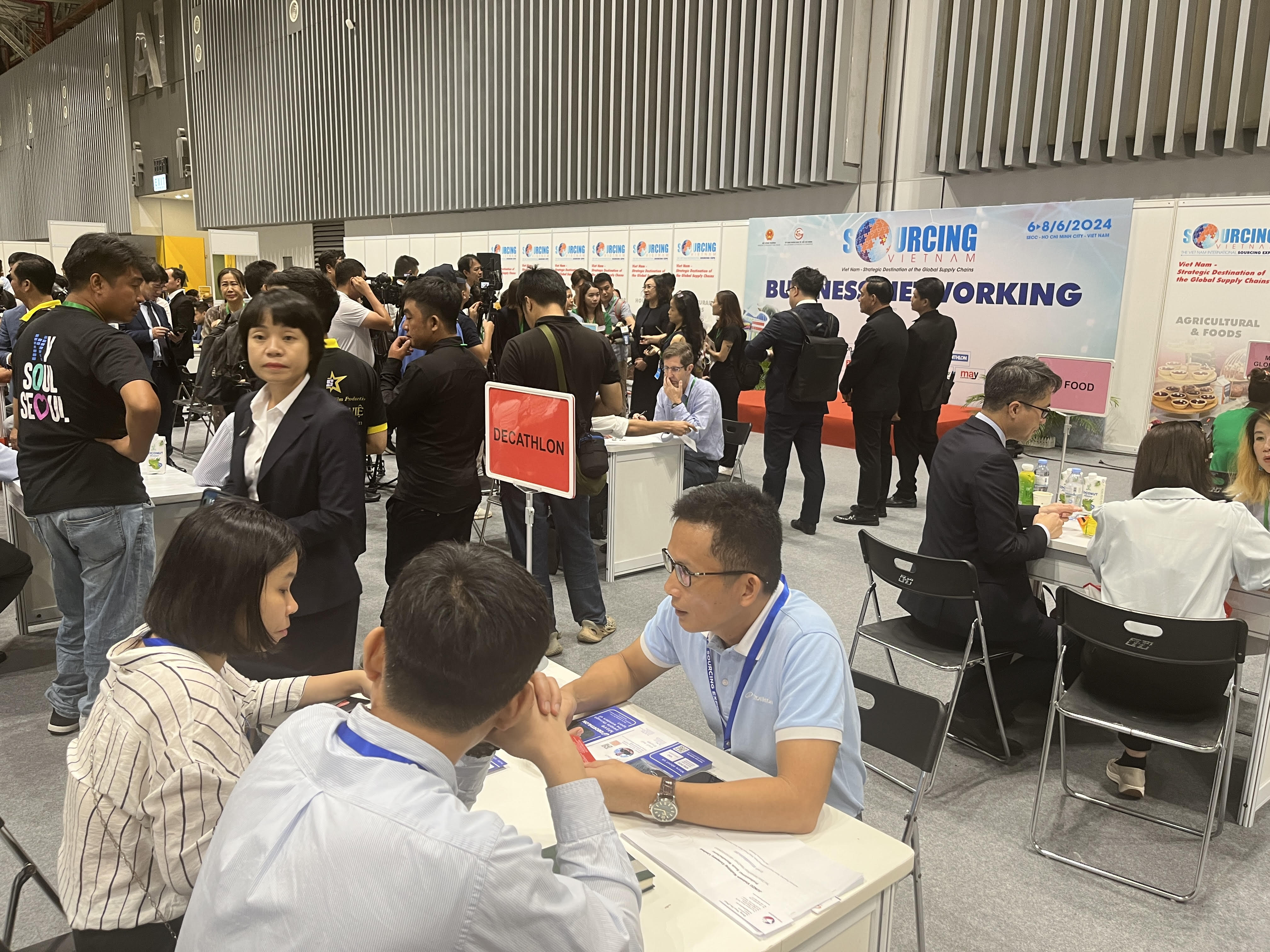 chuỗi cung ứng hàng hóa quốc tế