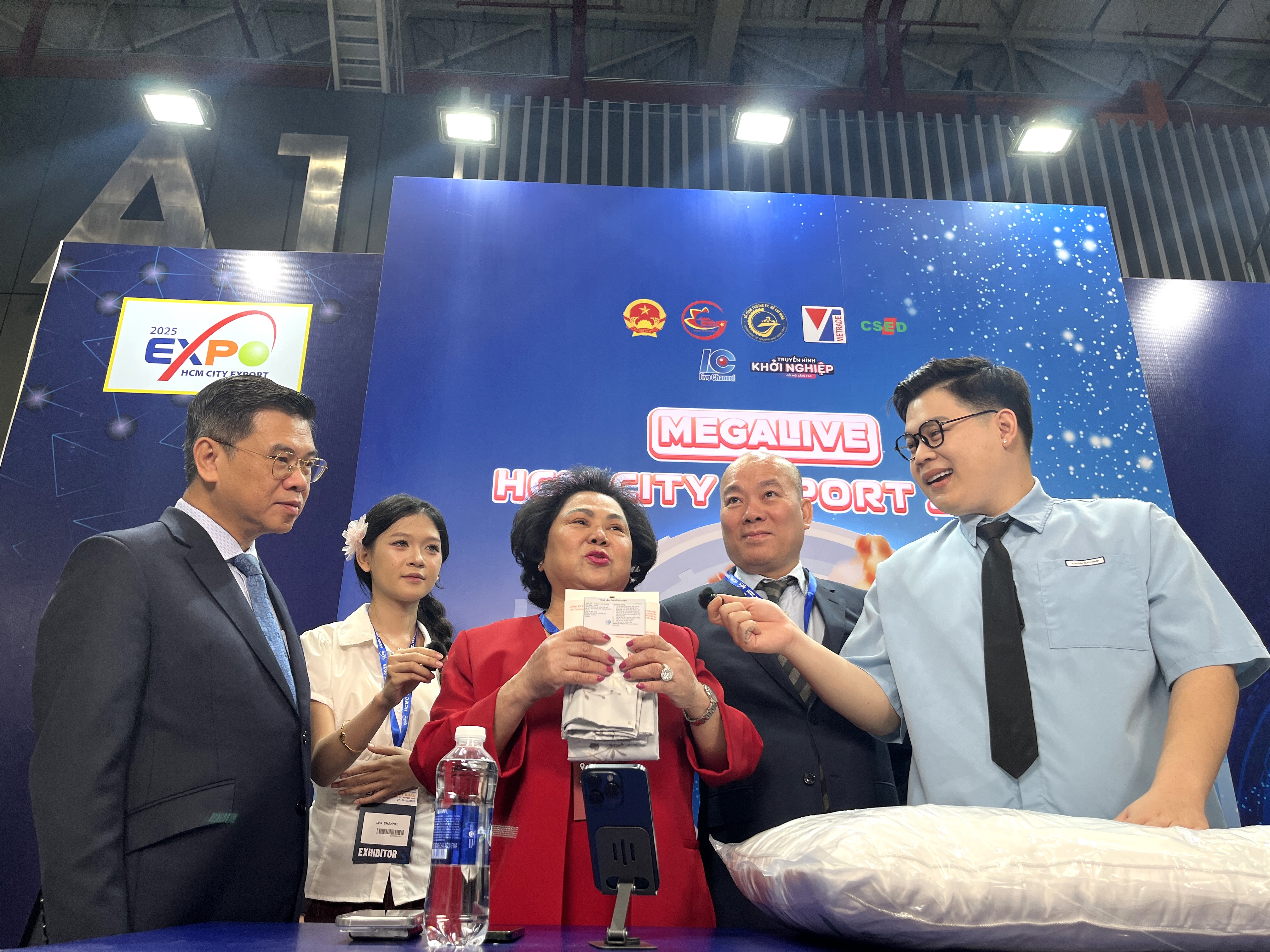 hội chợ hàng Việt  Nam