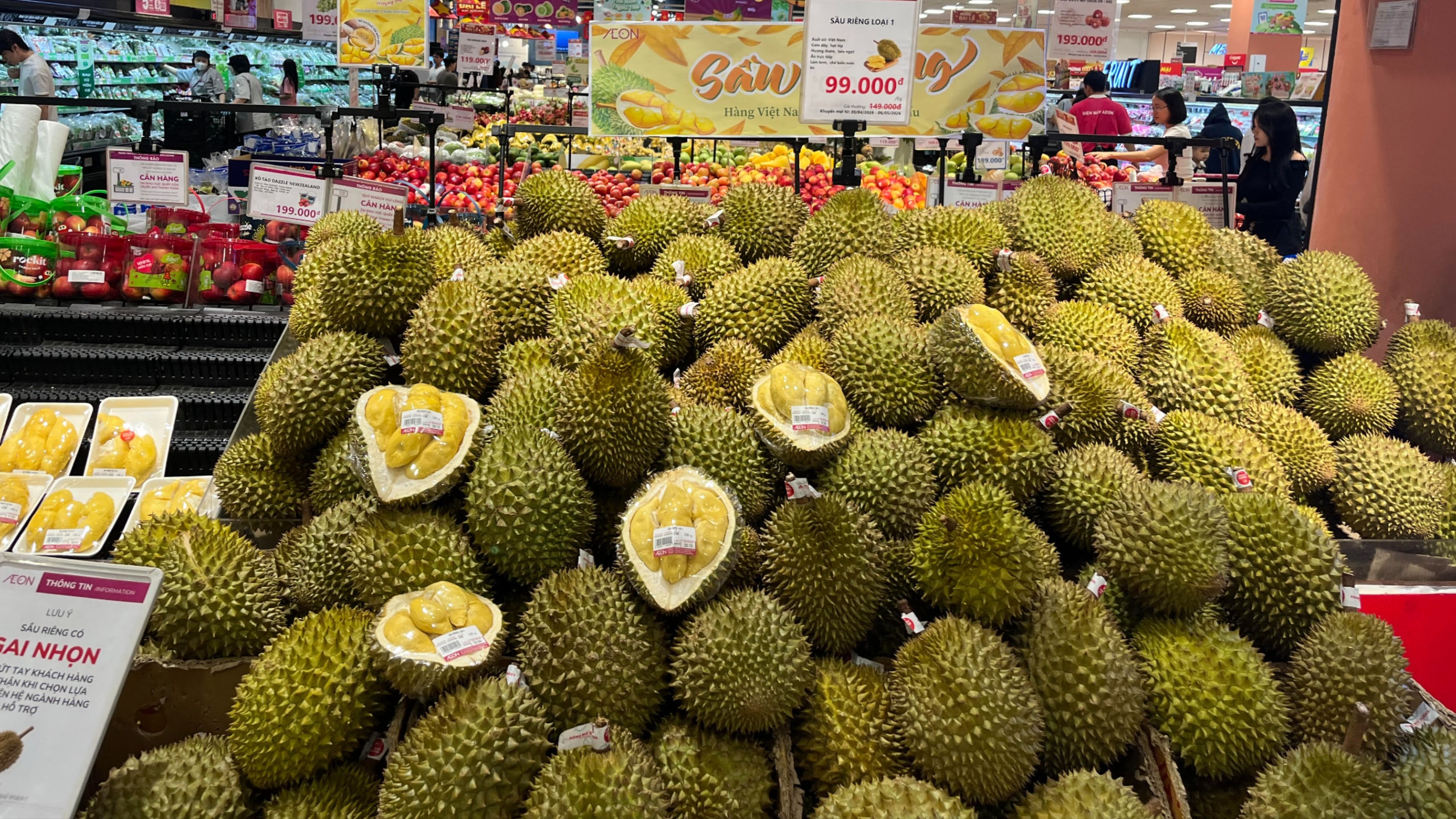 Làm gì khi sầu riêng Việt Nam có đối thủ mới?