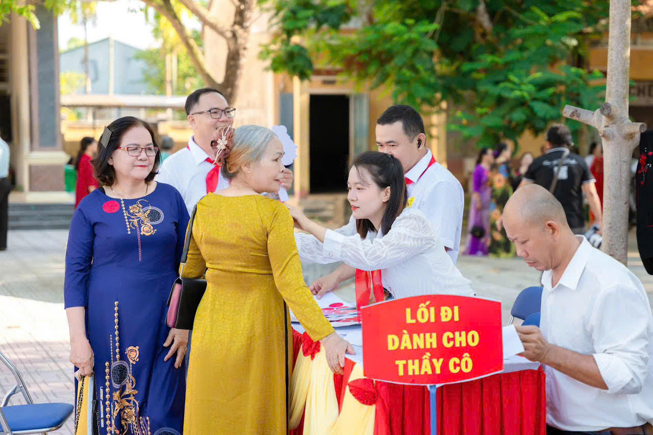 cuộc hội ngộ 1.jpg