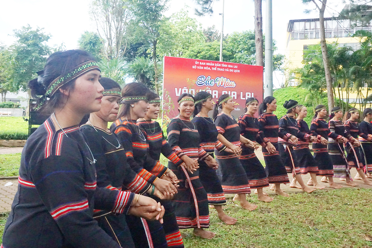 Sac-mau-van-hoa-gia-lai-khong-gian-van-hoa-cong-chieng-tay-nguyen 5.jpg