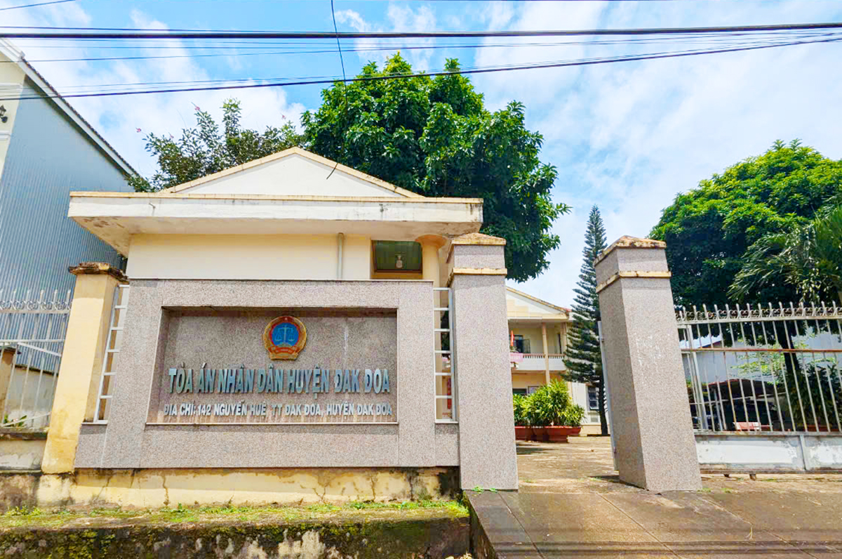 Bắt thẩm phán, phó chánh án tòa án nhân dân huyện Đắk Đoa nhận hối lộ