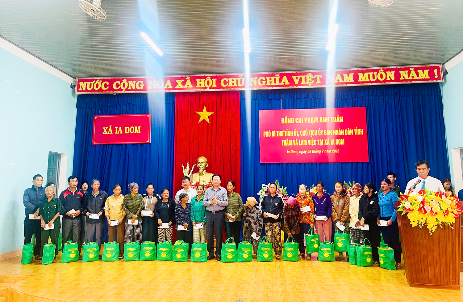 Chu-tinh-UBND-tinh-Gia-lai-thi-sat-xa-bien-gioi-Ia-Dom-6.jpg