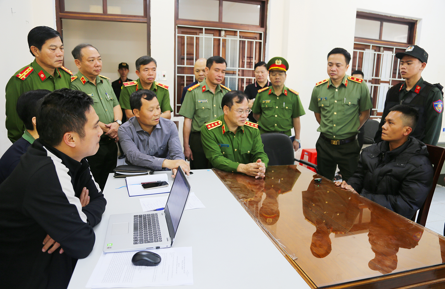 Bat-hai-nghi-pham-cuop-nga-hang-4.jpg