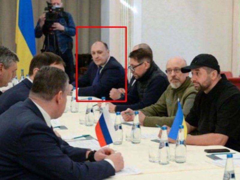 Ukraine thông tin về cái chết của một thành viên phái đoàn đàm phán với Nga  