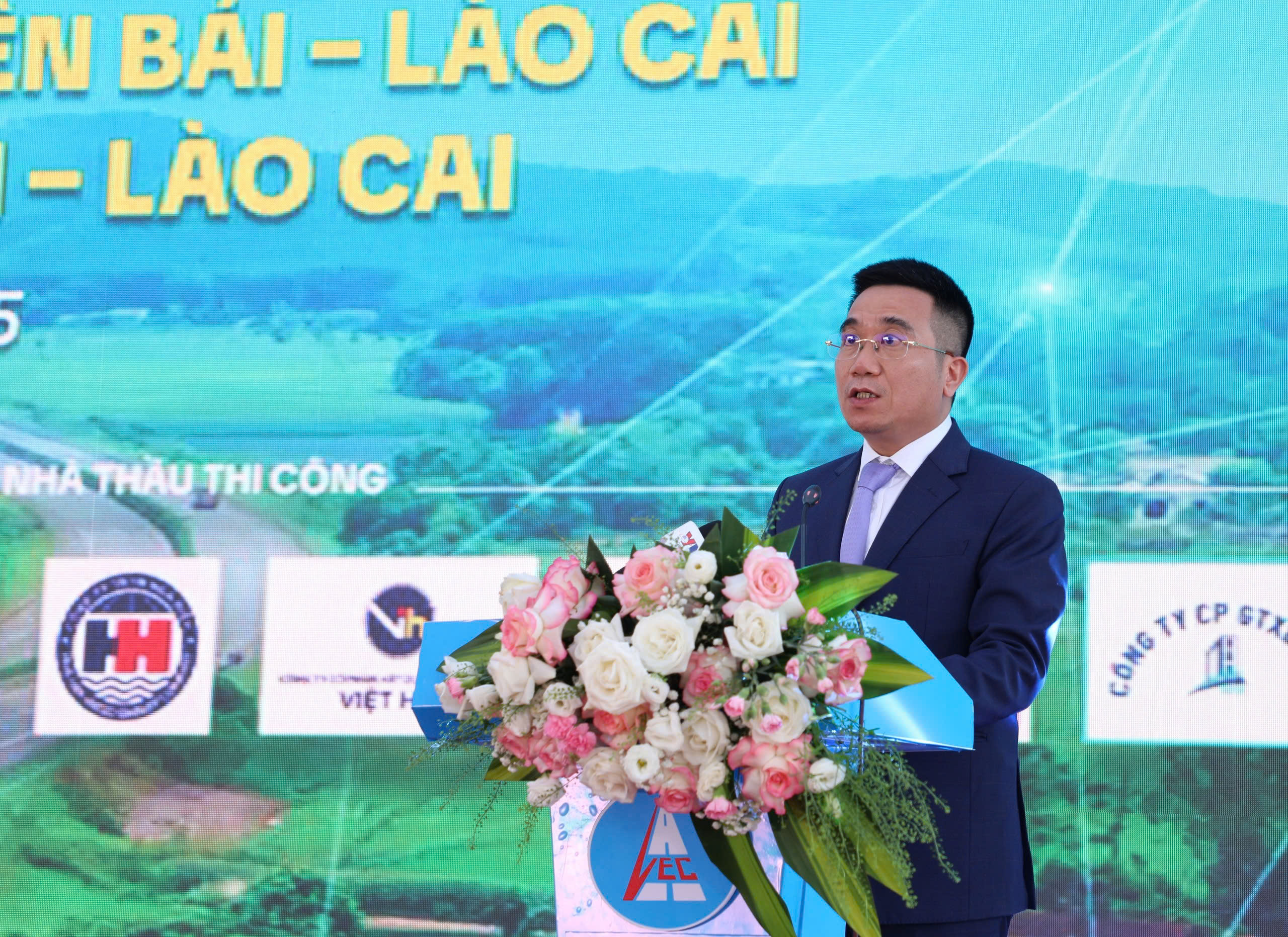 mở rộng cao tốc Yên Bái - Lào Cai