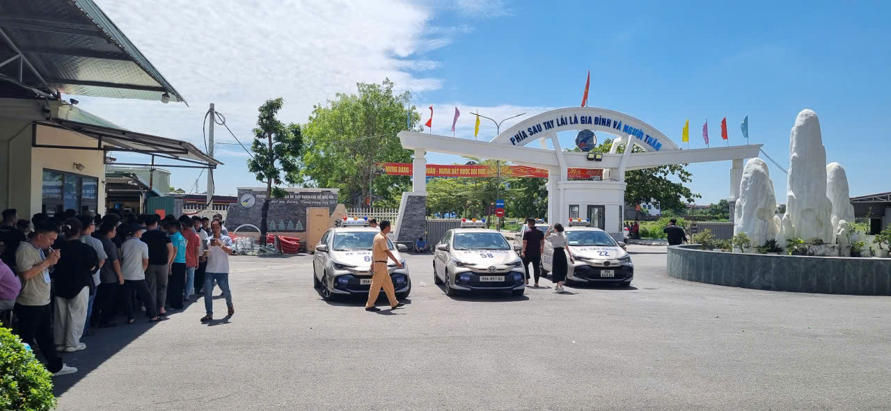 Chính thức bỏ phần sát hạch mô phỏng lái xe từ 1-7