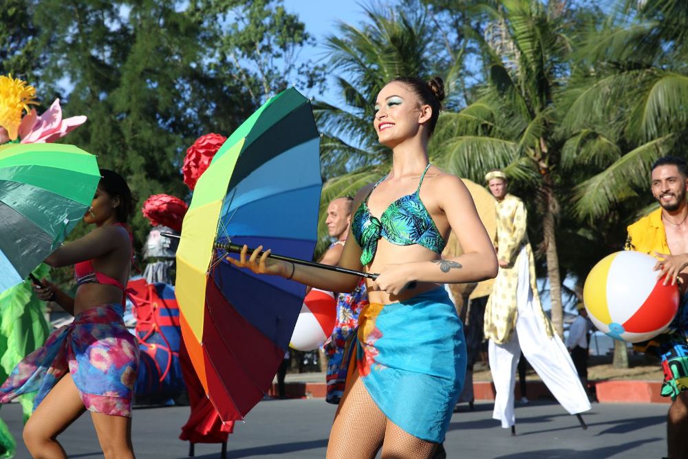 Carnival  khuấy đảo đường phố xứ Thanh 