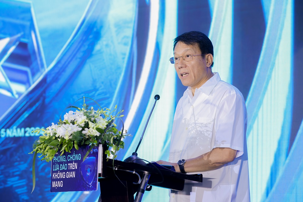 Lừa đảo trực tuyến