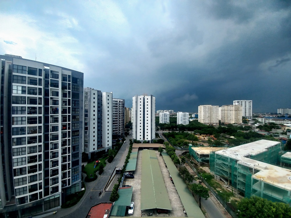 ha-noi-mua-to-sam-chop-nhieu-cay-xanh-nga-do-do-anh-huong-cua-sieu-bao-so-3-2.jpg