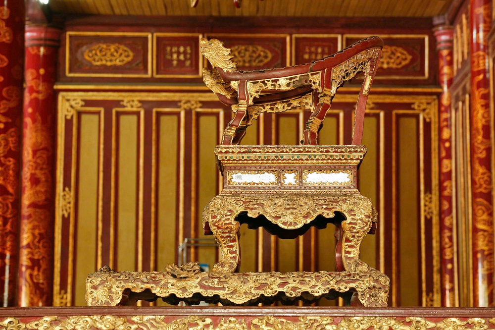 cuc-di-san-van-hoa-ra-van-ban-sau-vu-nguoi-dan-ong-ngoi-len-ngai-vang-o-hue-2.jpg