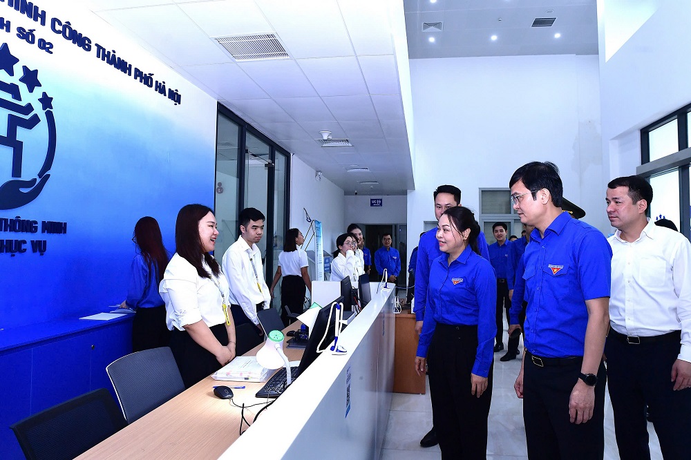 gan-241-400-doan-vien-thanh-nien-ho-tro-van-hanh-chinh-quyen-dia-phuong-2--3.jpg
