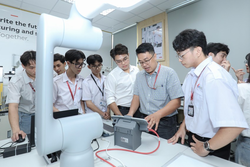 viet-nam-xac-lap-10-nhom-cong-nghe-chien-luoc-.jpg