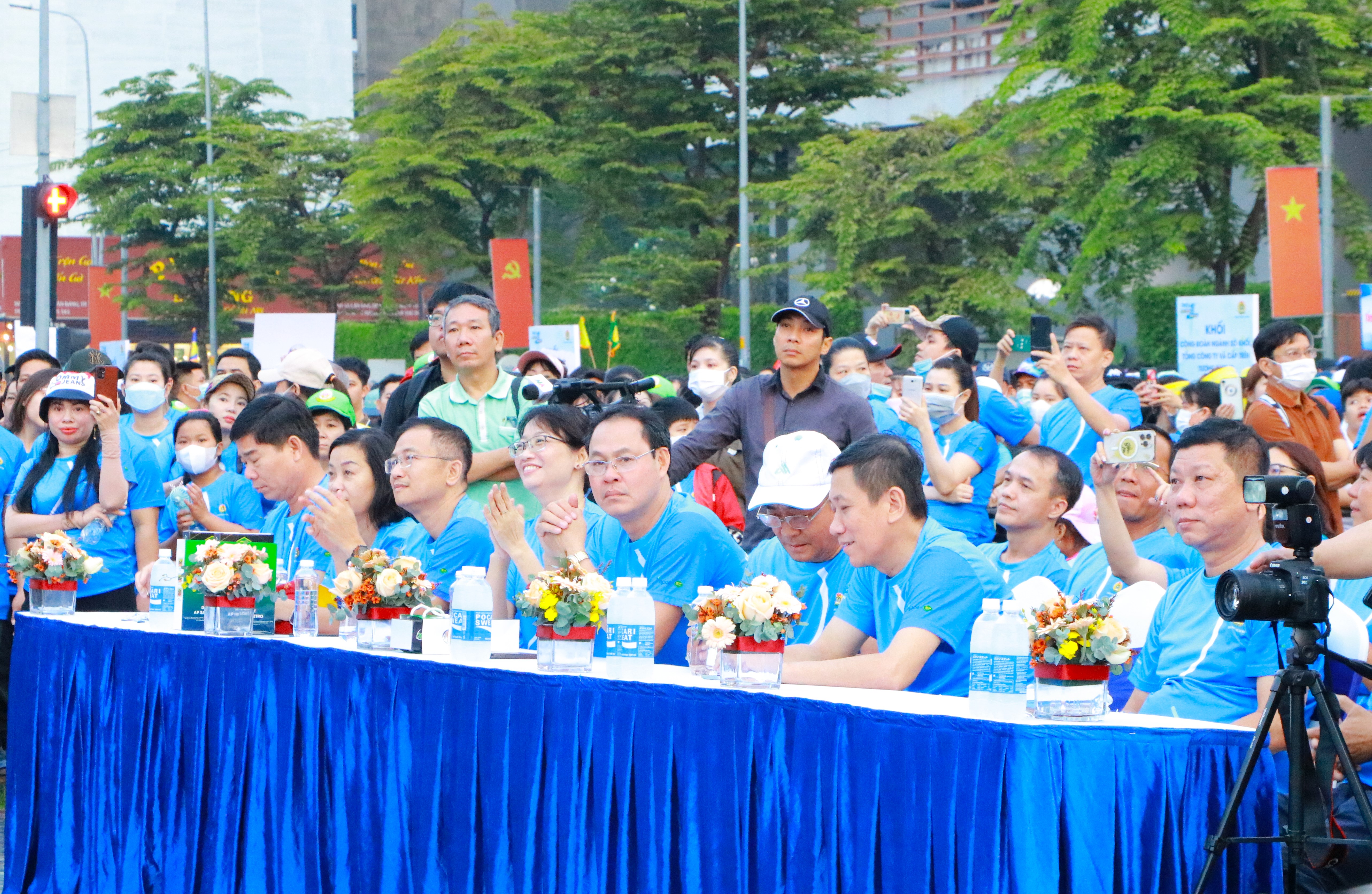 đi bộ