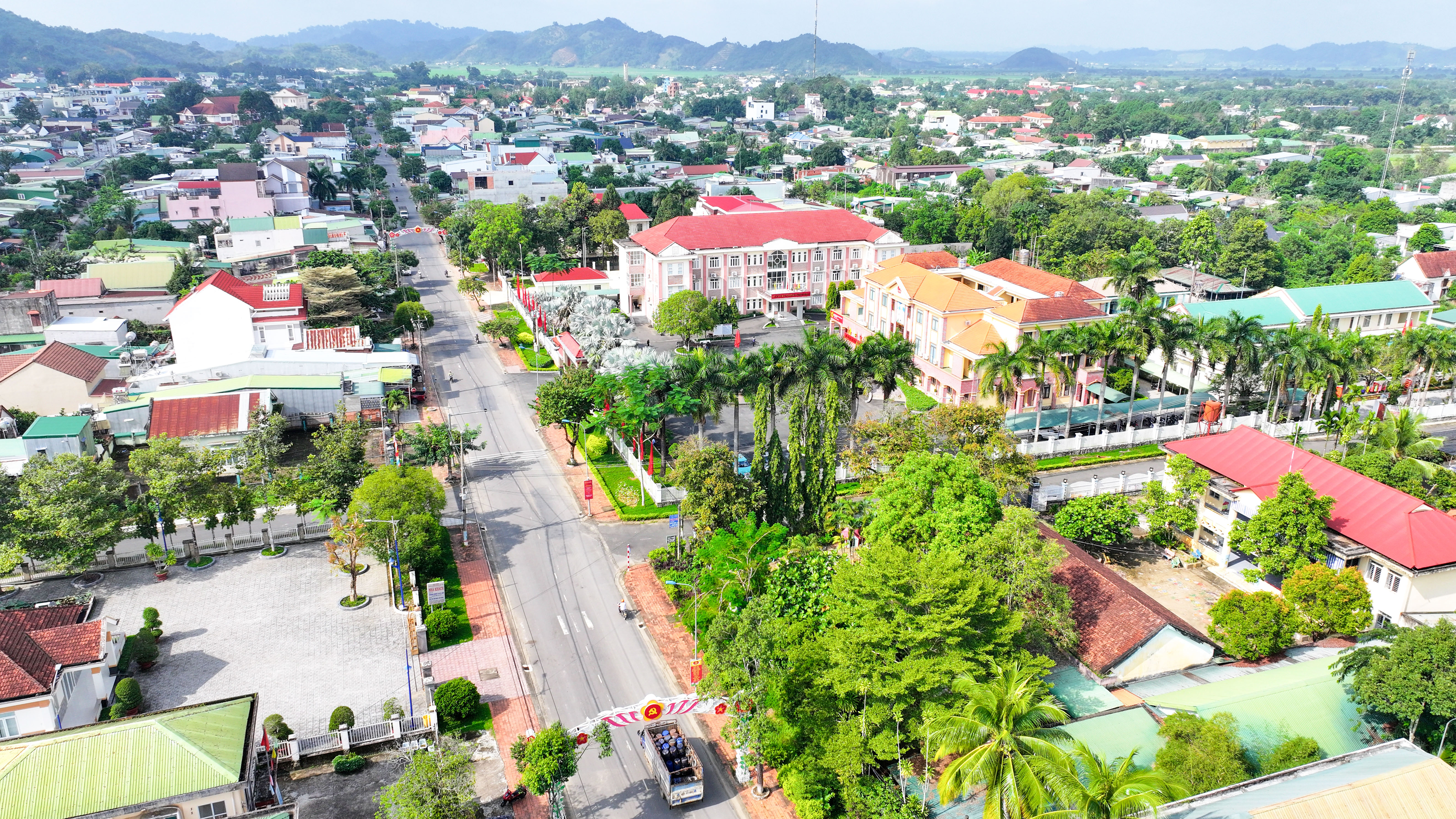 huyen-da-huoai-1.jpg