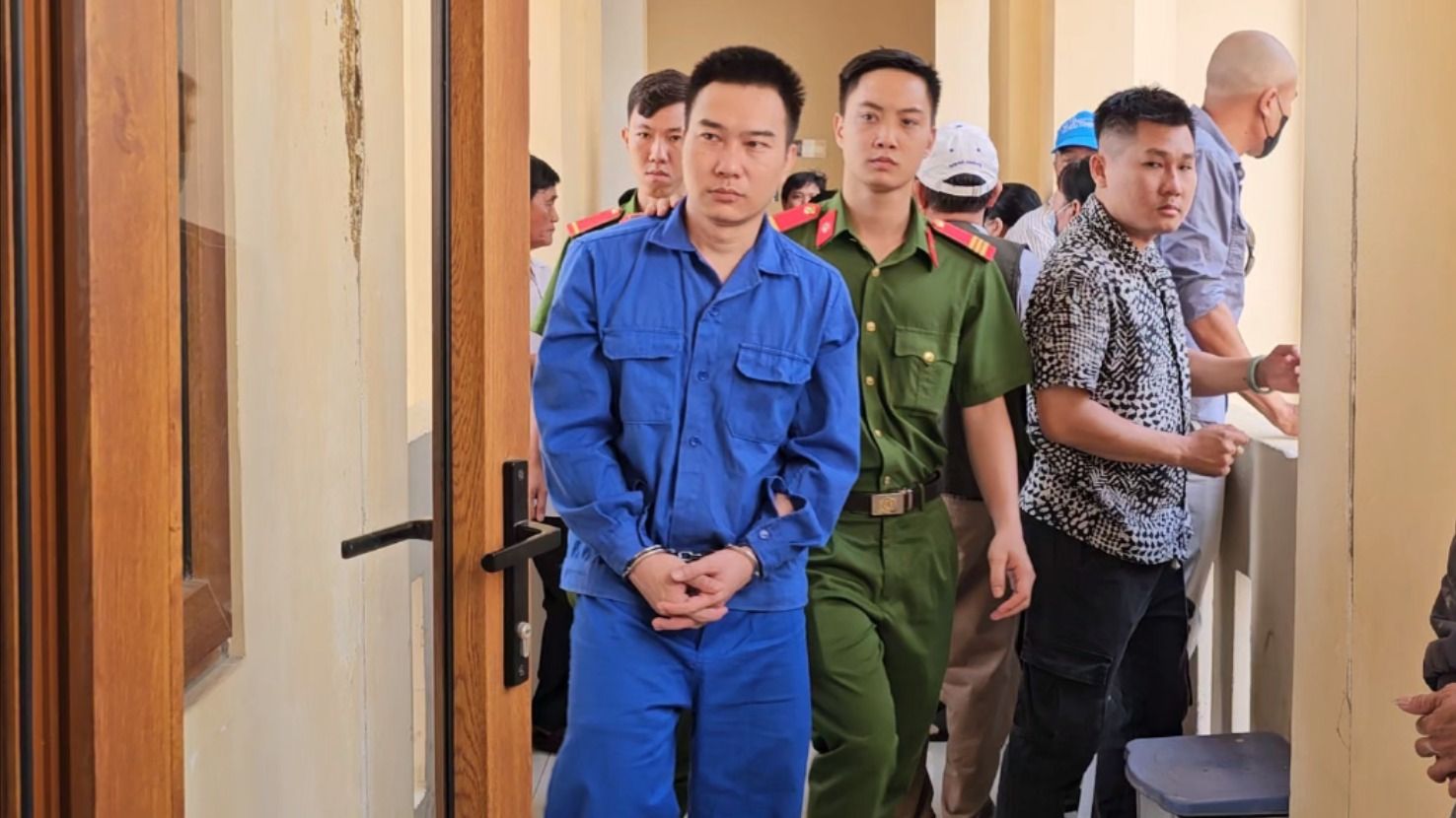 Nam bác sĩ .jpg