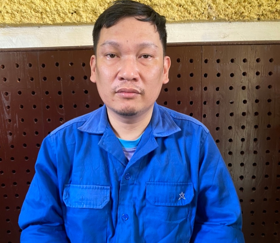 bat-2-nguoi-dan-ong-lua-dao-dan-nhan-800-trieu-dong-chay-an.jpg