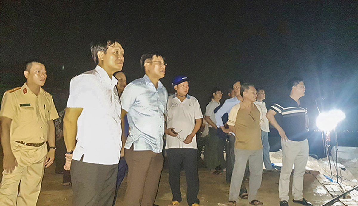 lat-xuong-tren-song-ba-2-4412.jpg