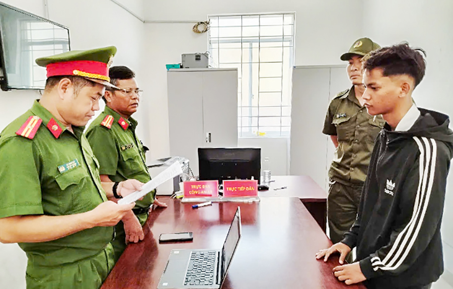 Mâu thuẫn trên mạng.jpg