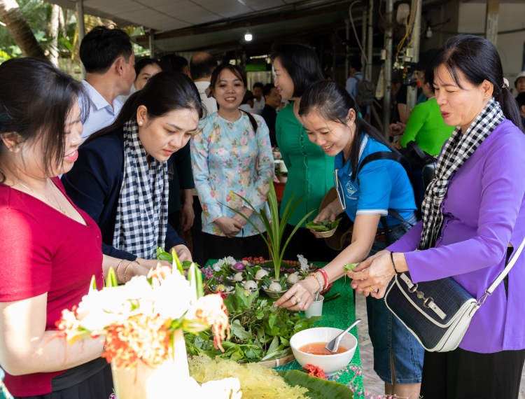 Ấp nhỏ Nhị Hòa rộn ràng đón khách du lịch tới trải nghiệm cuộc sống chuẩn miền Tây