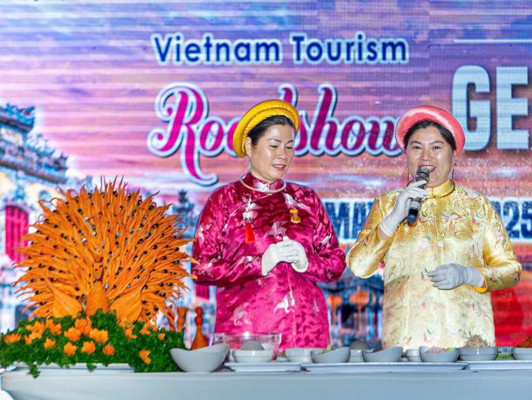Nem công, chả phượng, Nhã nhạc cung đình... đến Thụy Sĩ