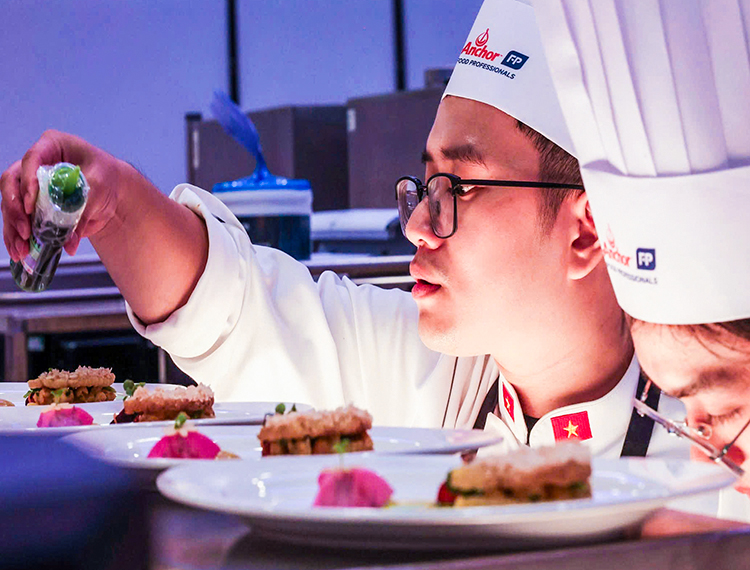 Chef Việt ‘vinh quy bái tổ’ sau kỳ tích tại World Cup nghề bếp thế giới